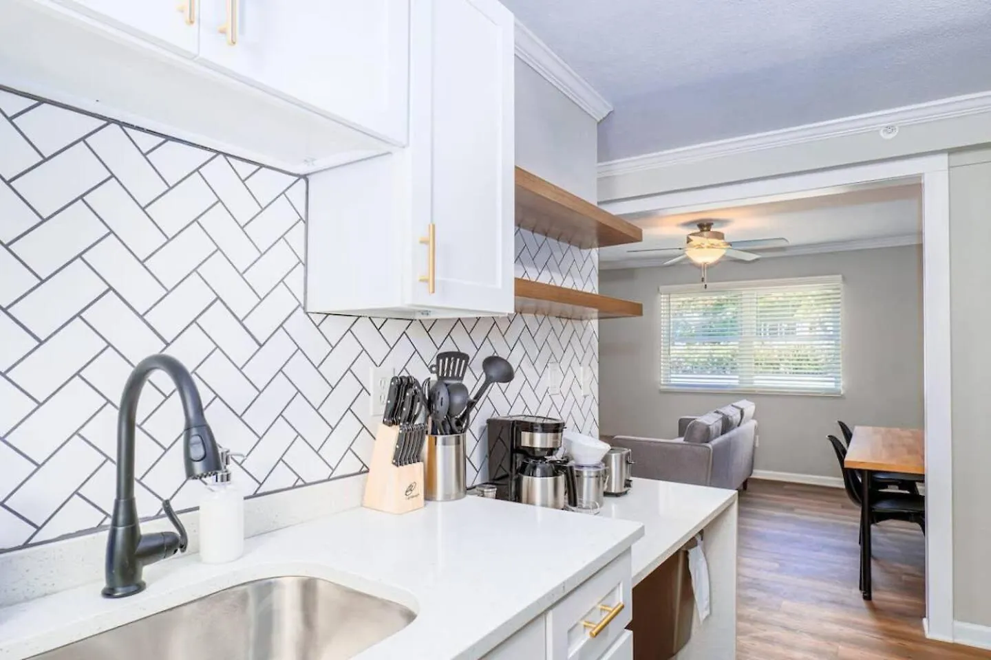 Apartment Sojourn 2 Bedroom Luxury Beach Suite Surf Suite North Camellia Acres United States